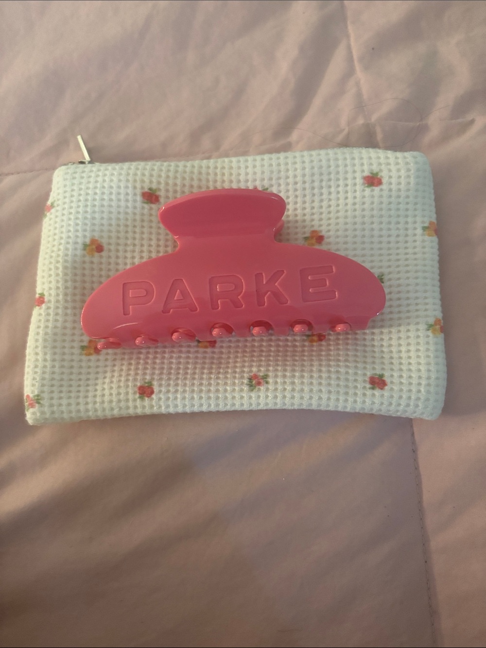 PARKE pink bloom claw clip